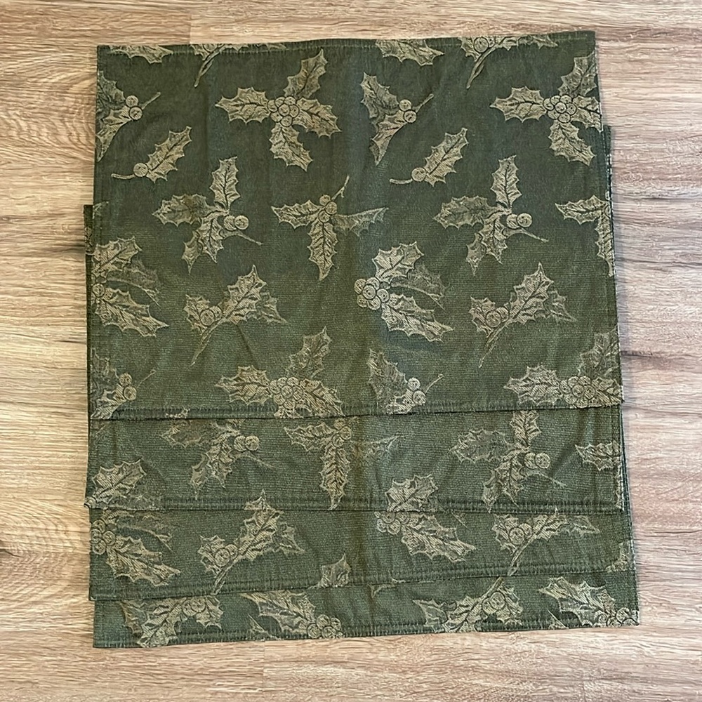 Handmade Green Winter Holiday Christmas Woven Holly Leaf & Berry Table Placemats